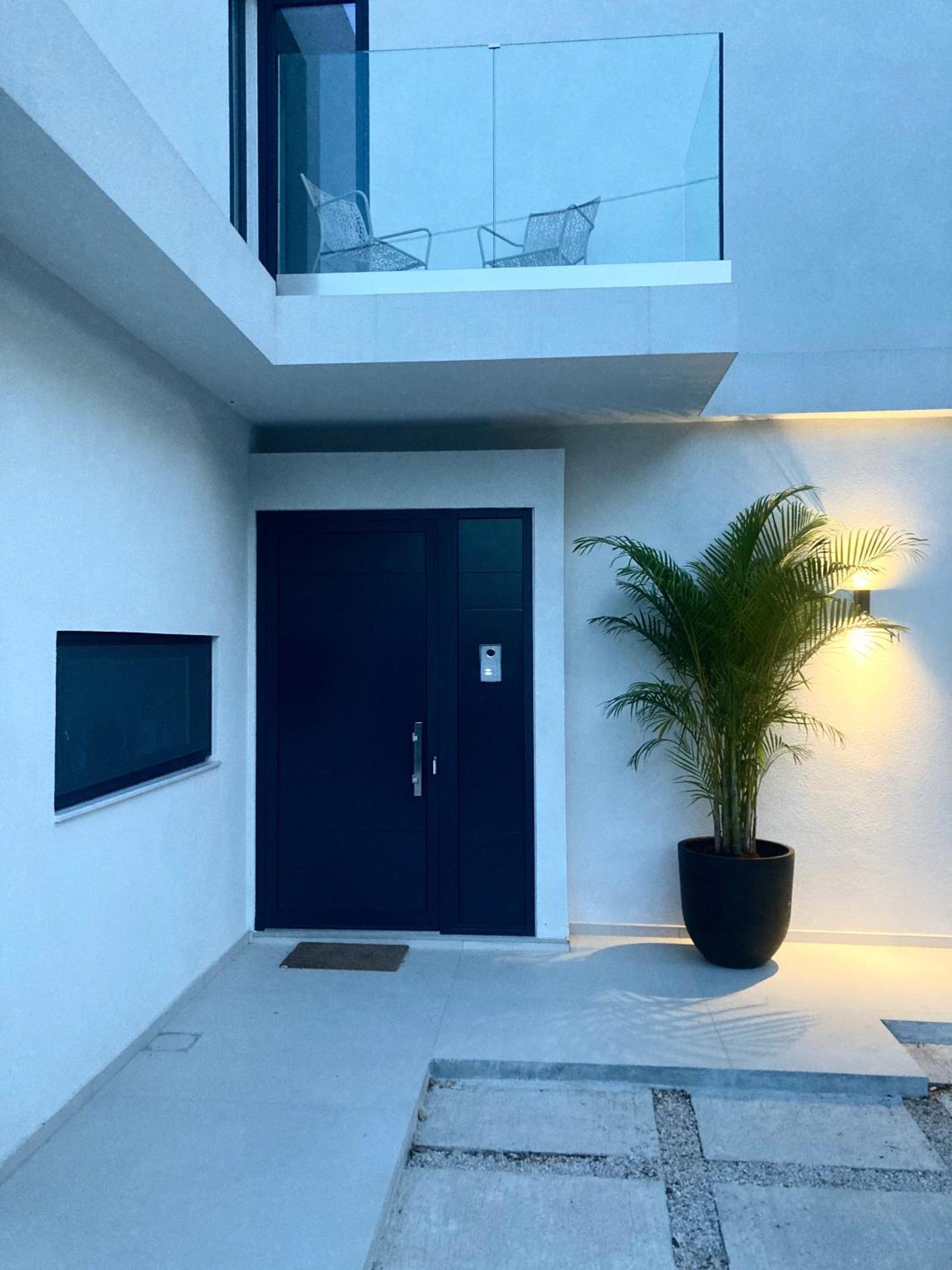 Gatsby Rhodes-brand New Seaview *